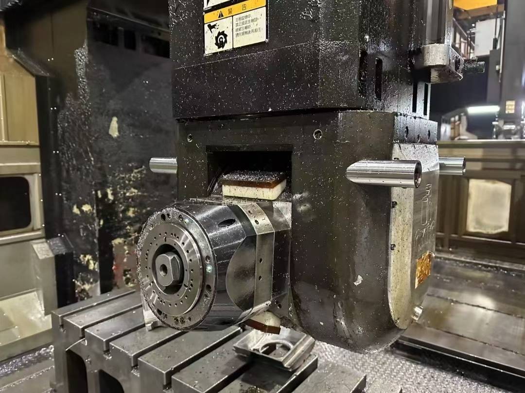 台湾崴立五轴龙门加工中心